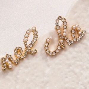 Elegant Cha Nel Faux Pearl and Faux Crystal Earrings